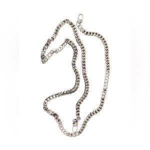 NWOT 47” unbranded silver crossbody/shoulder strap